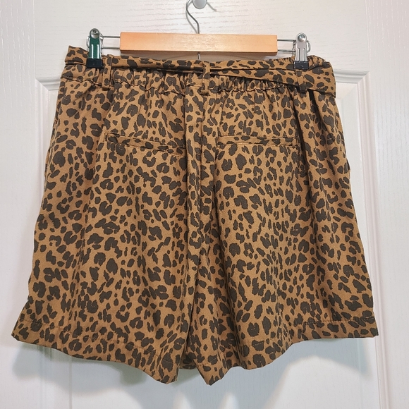Animal print shorts-Large - Picture 4 of 5